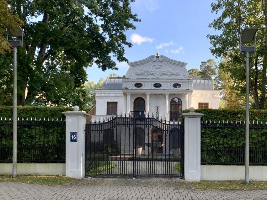 Alla Pugacheva