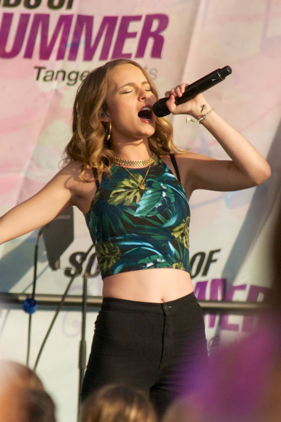 Bridgit Mendler