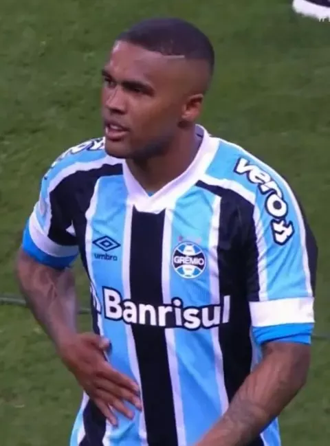 Douglas Costa