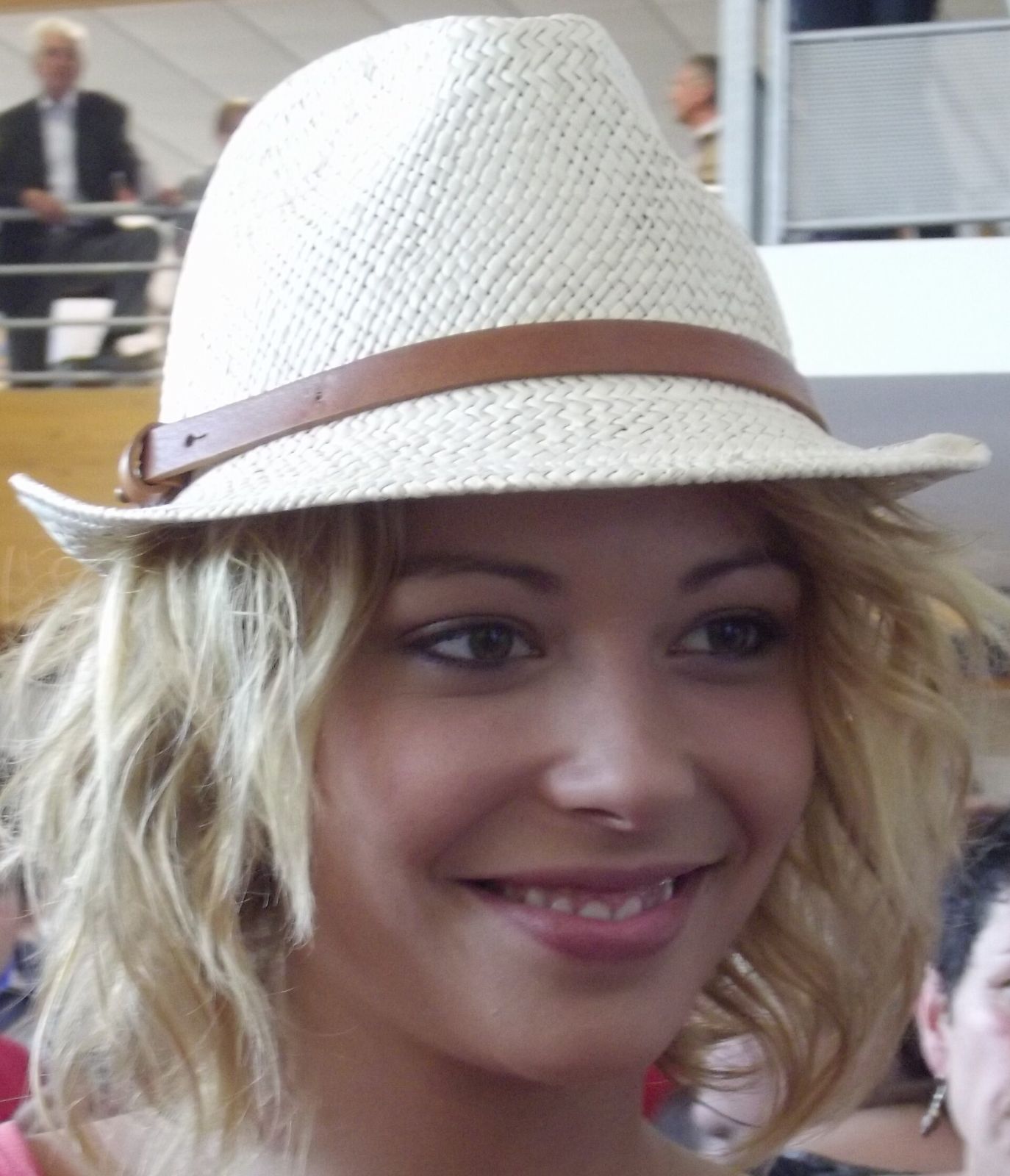 Dounia Coesens