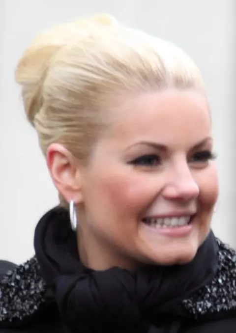 Elisha Cuthbert