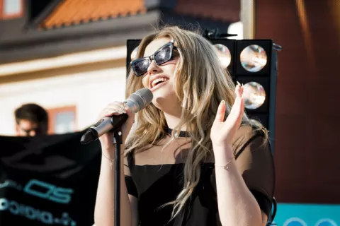 Ella Henderson