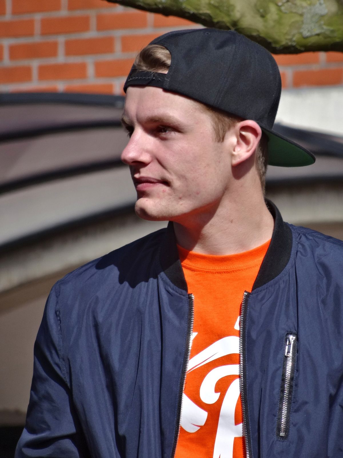 Enzo Knol