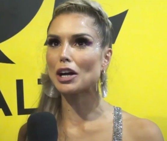Flávia Viana