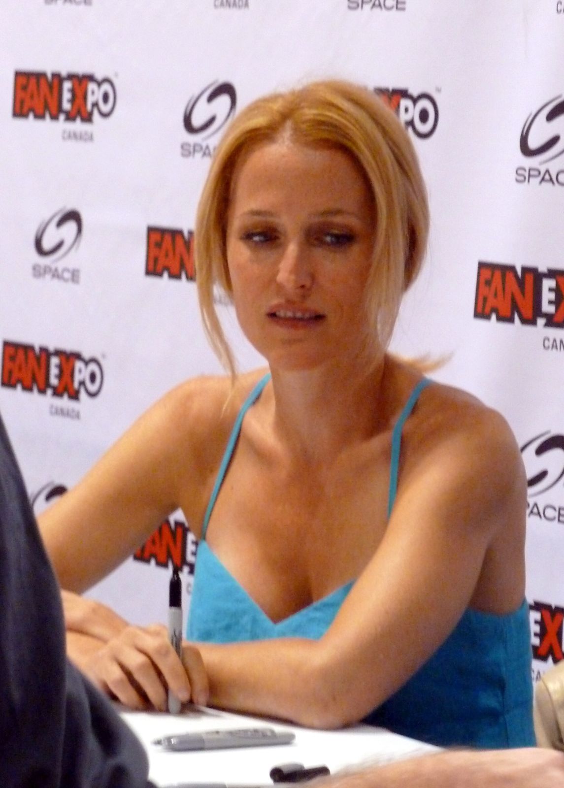 Gillian Anderson