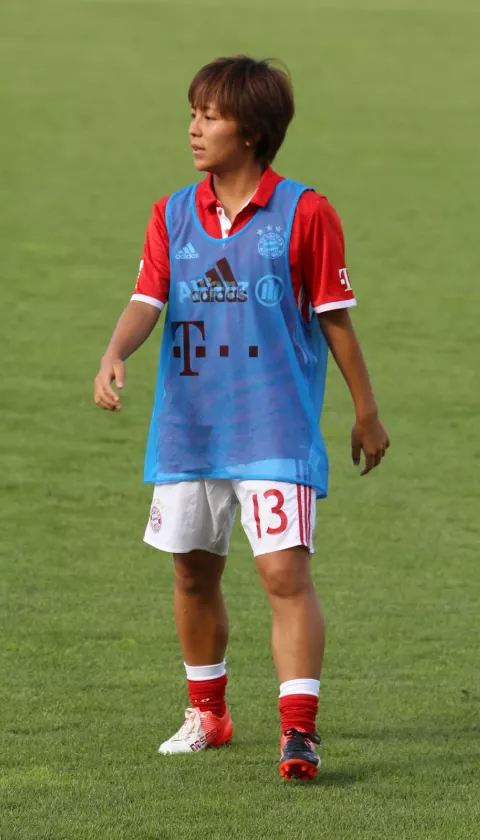 Mana Iwabuchi