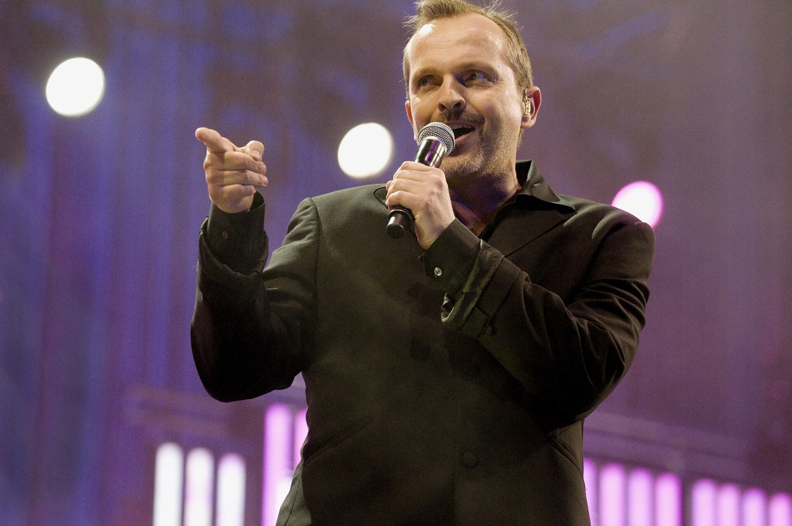 Miguel Bosé