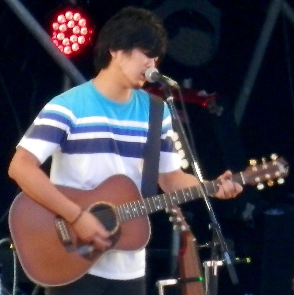 Motohiro Hata