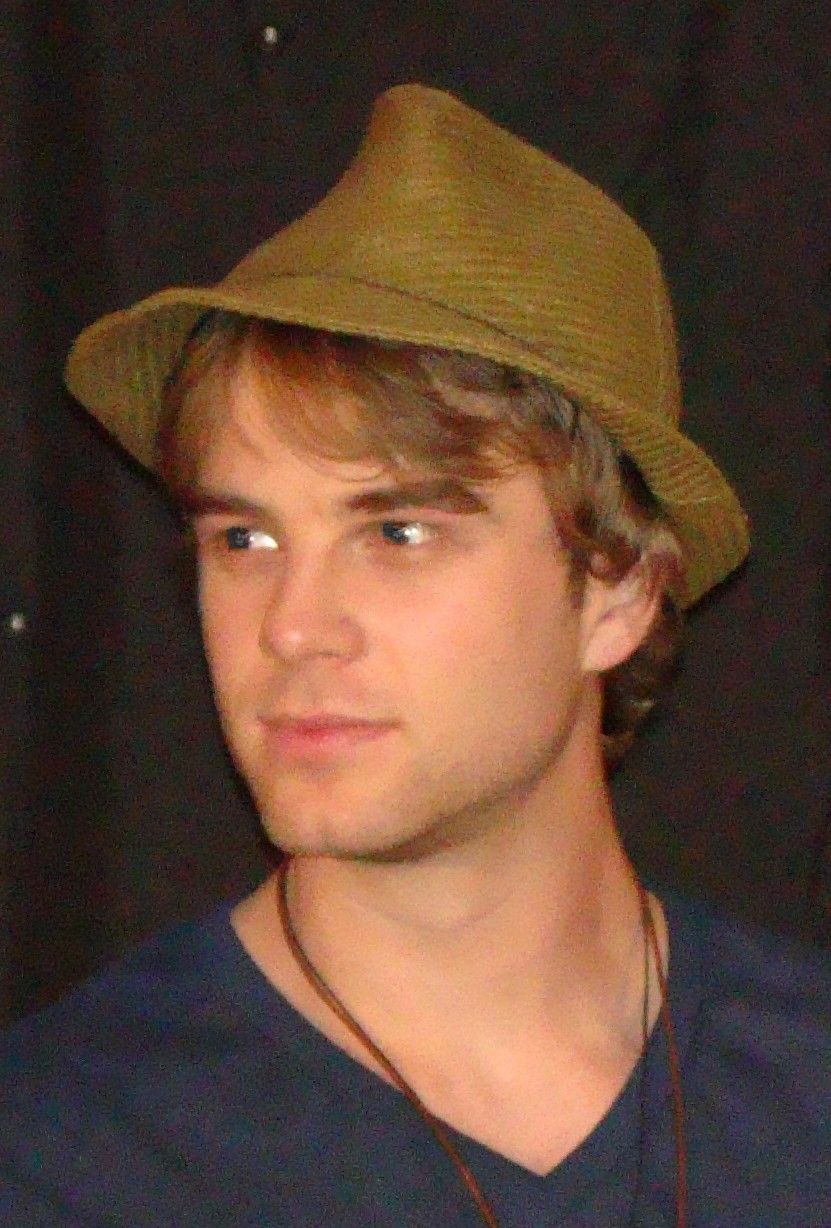 Nathaniel Buzolic