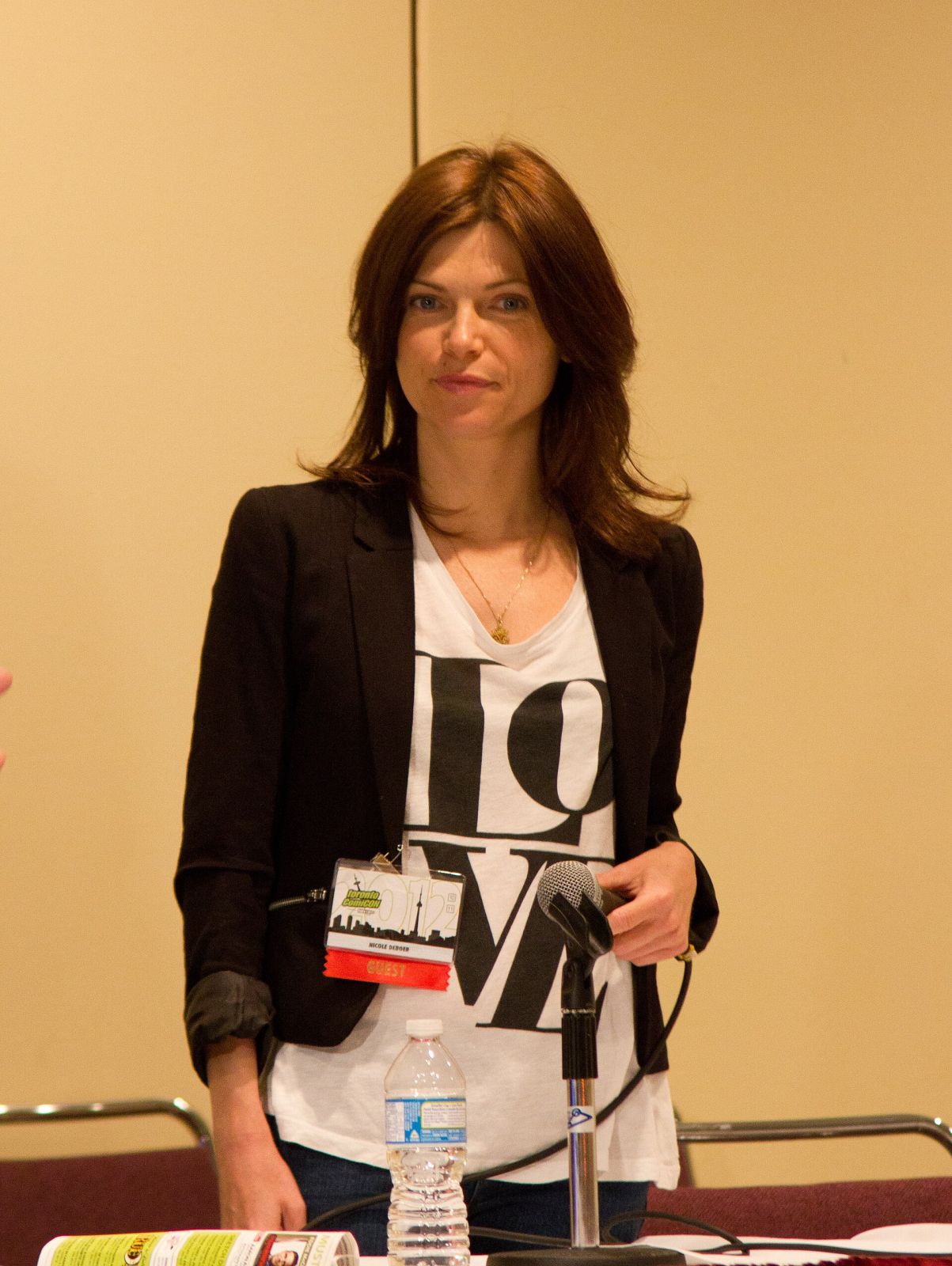 Nicole de Boer