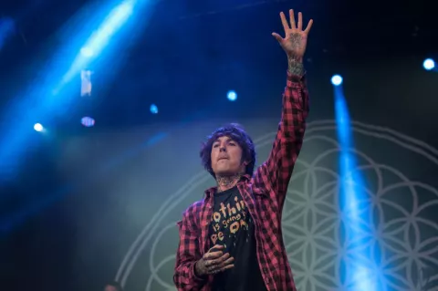 Oliver Sykes