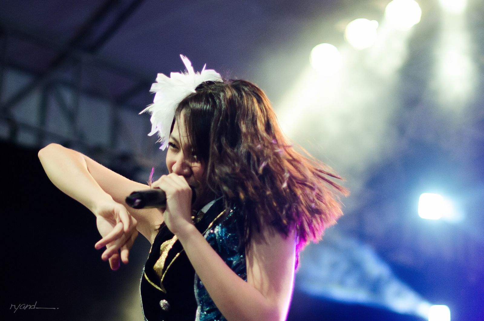 Shania Junianatha
