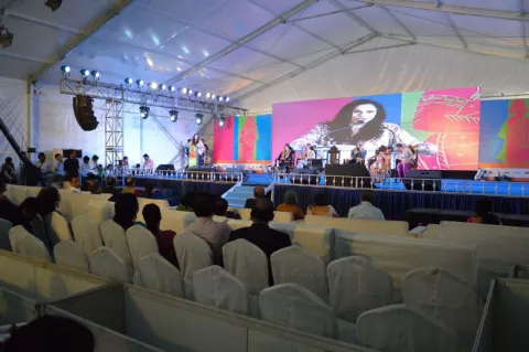 Shobhaa De