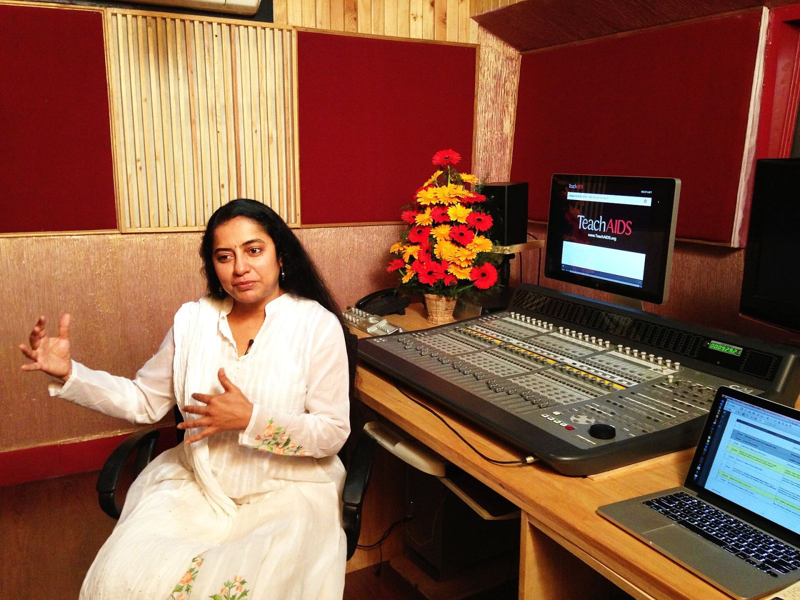 Suhasini Maniratnam
