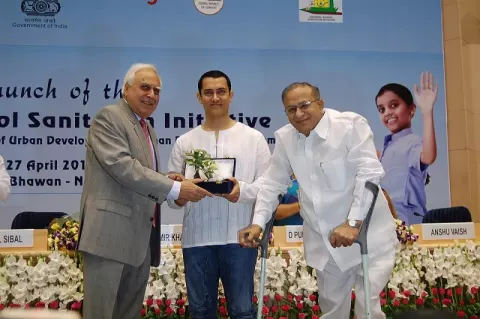 Aamir Khan (2010)