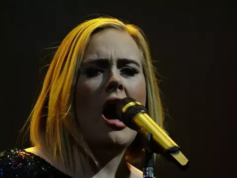 Adele (2016)
