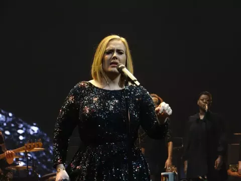 Adele (2016)