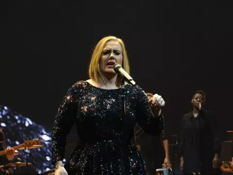 Adele (2016)