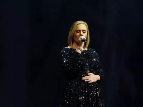 Adele (2016)