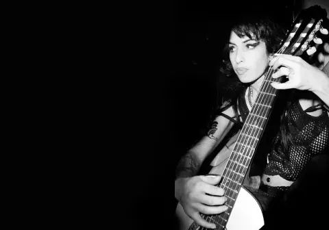 Amy Winehouse at a gig (2008)