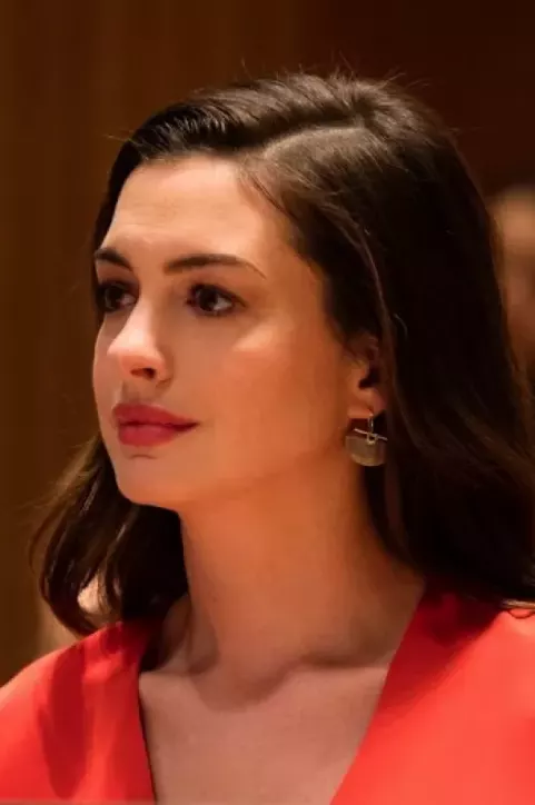 Anne Hathaway (2017)