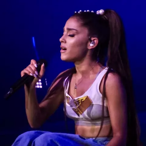 Ariana Grande (2017)