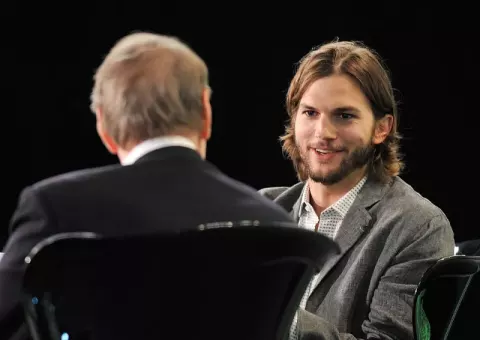 Ashton Kutcher at Pier 94 on May 24 (2011)