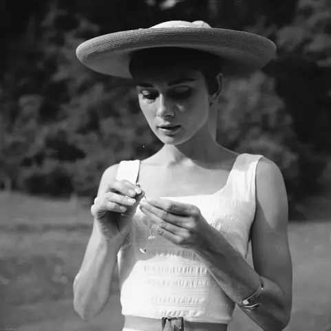 Audrey Hepburn (1954)