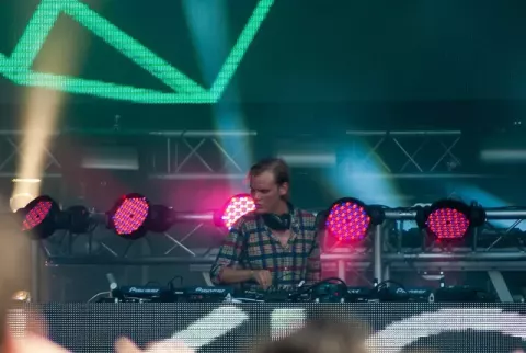 Avicii (2011)