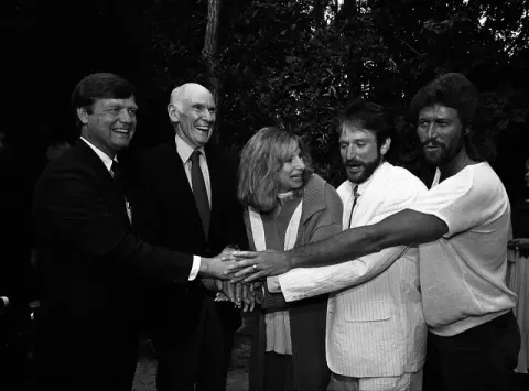 Barbra Streisand at Democratic fund-raiser in Los Angeles (1986)