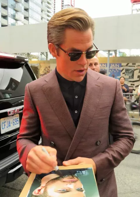 Chris Pine at the premiere of Outlaw King (2018)