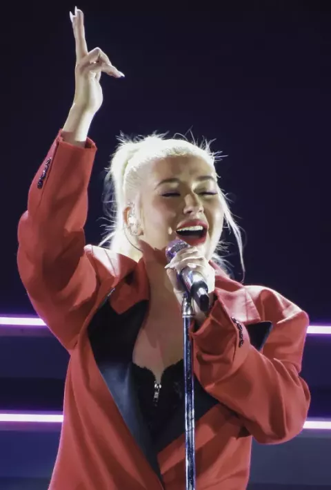 Christina Aguilera at the Pepsi Center on October 19 (2018)