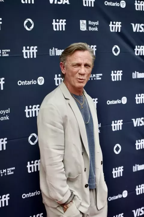 Daniel Craig at "Wake Up Dead Man: A Knives Out Mystery" world premiere (2022)