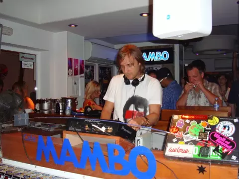 David Guetta at one of his official pre-parties at Café_Mambo, Ibiza (2008)