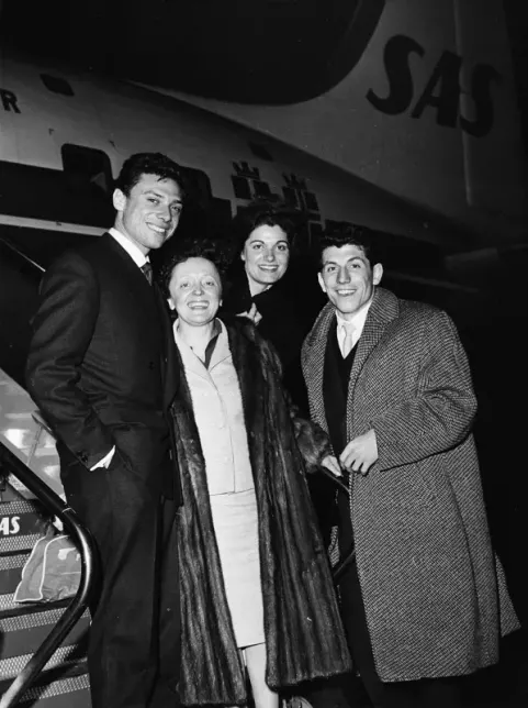 Édith Piaf at KAstrup Airport (1958)