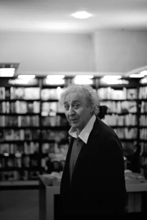 Gene Wilder at a book signing for My French Whore (2007)