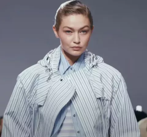Gigi Hadid at the RABANNE Spring-Summer 2025 Fashion show in Paris (2024)
