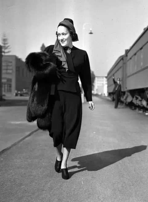 Gloria Swanson (1937)