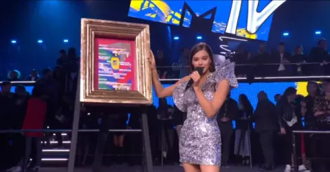 Hailee Steinfeld at the 2018 European Music Awards in Bilbao!