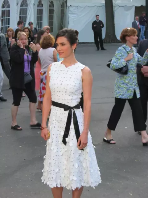 Jennifer Connelly at Central Park (2005)