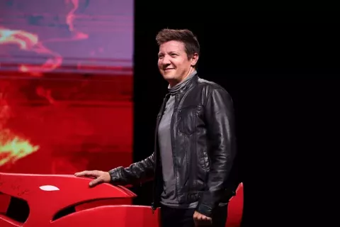 Jeremy Renner at the 2023 Phoenix Fan Fusion at the Phoenix Convention Center in Phoenix, Arizona