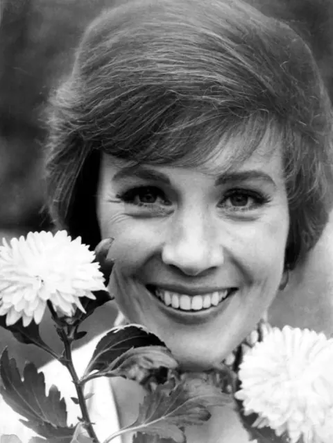 Julie Andrews (1970)