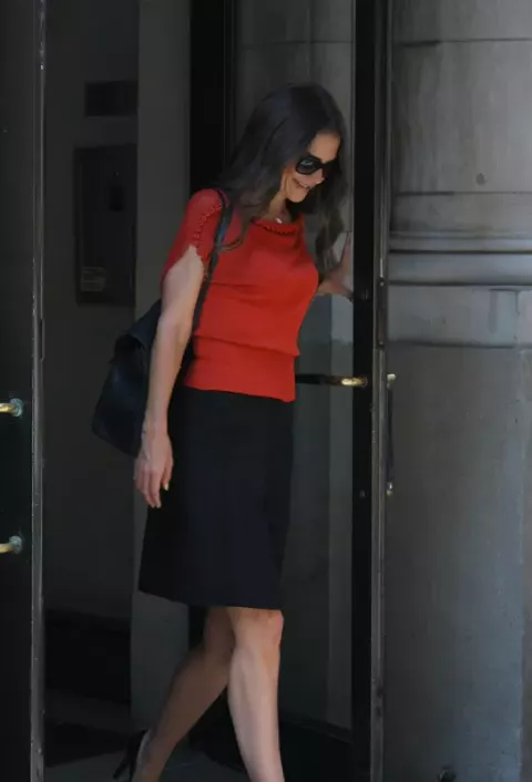 Katie Holmes (2010)