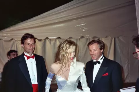 Kim Basinger (1990)
