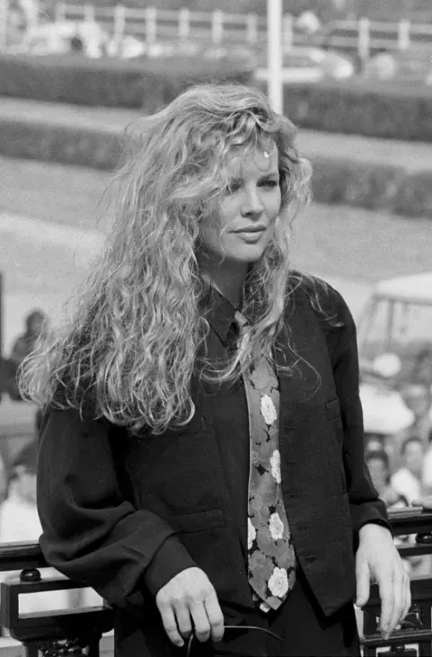 Kim Basinger (1989)