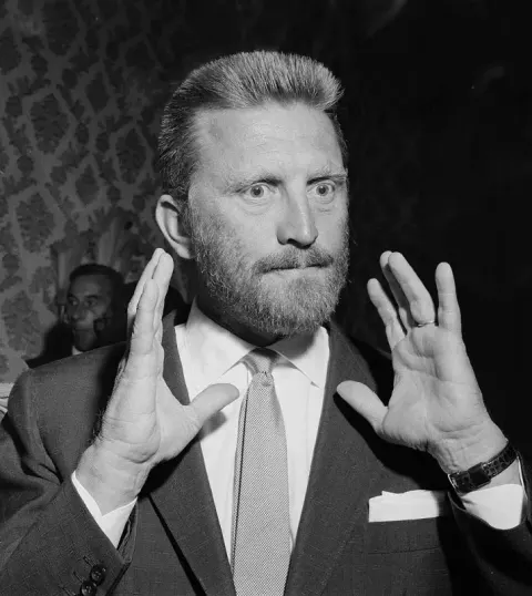 Kirk Douglas (1955)