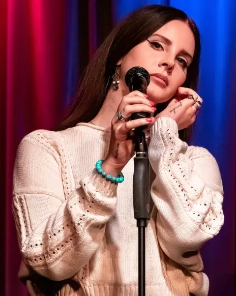 Lana Del Rey at the Grammy Museum in Los Angeles on 10/13/2019
