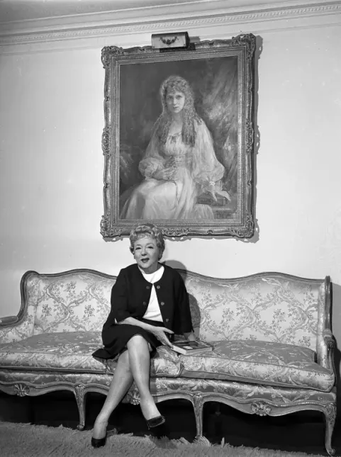Mary Pickford at the Pickfair Estate in Los Angeles (1963)