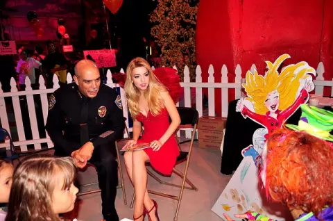Masiela Lusha (2010)
