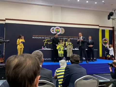 Mesut Özil (2021)